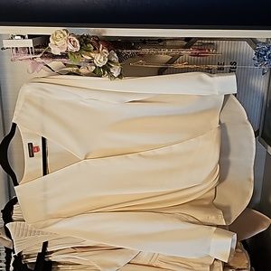 Never worn - Vince Camuto cream blouse